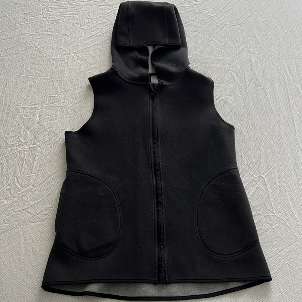 Double-sided Lululemon Insculpt Hooded Vest